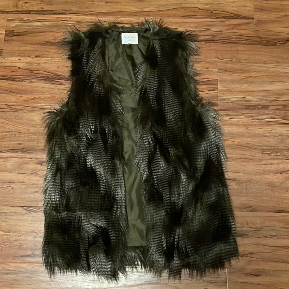 Faux fur vest size L